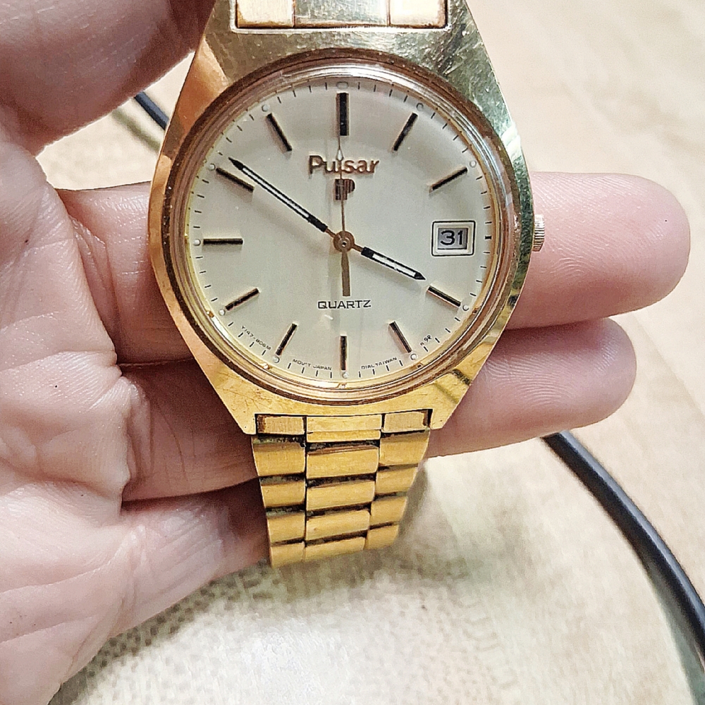 Vintage 1980's Pulsar Gold Men's Quartz Watch